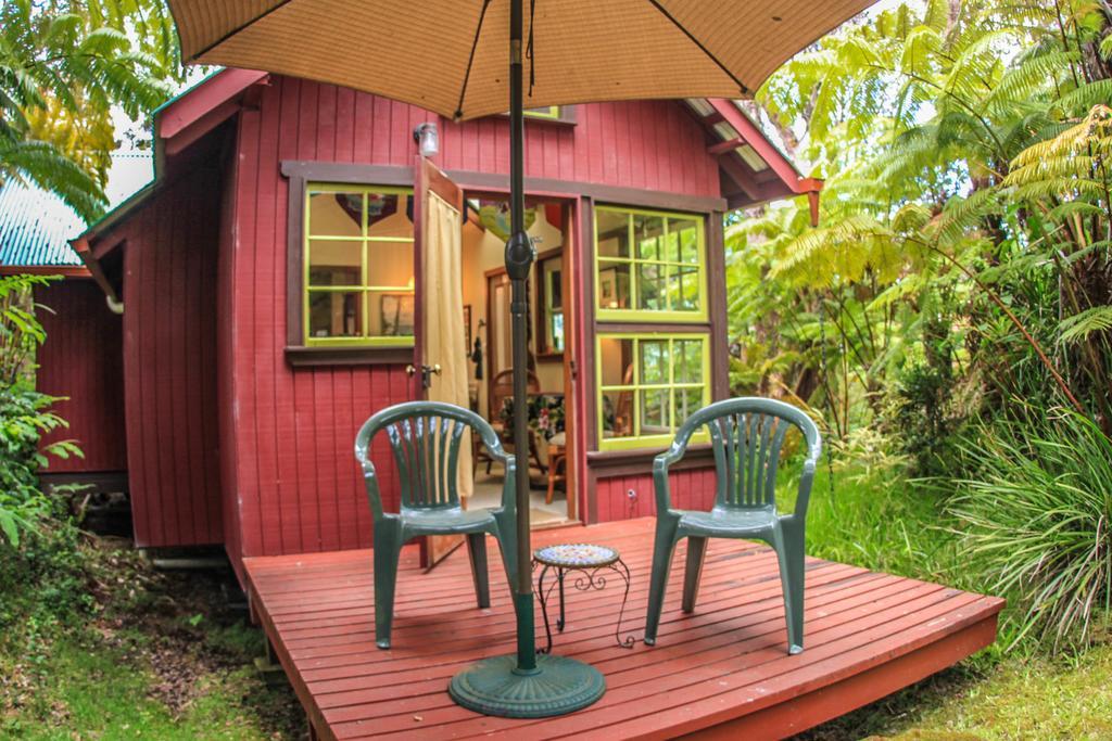 Ferny Hollow: Romantic Rainforest Cottage Volcano Kültér fotó